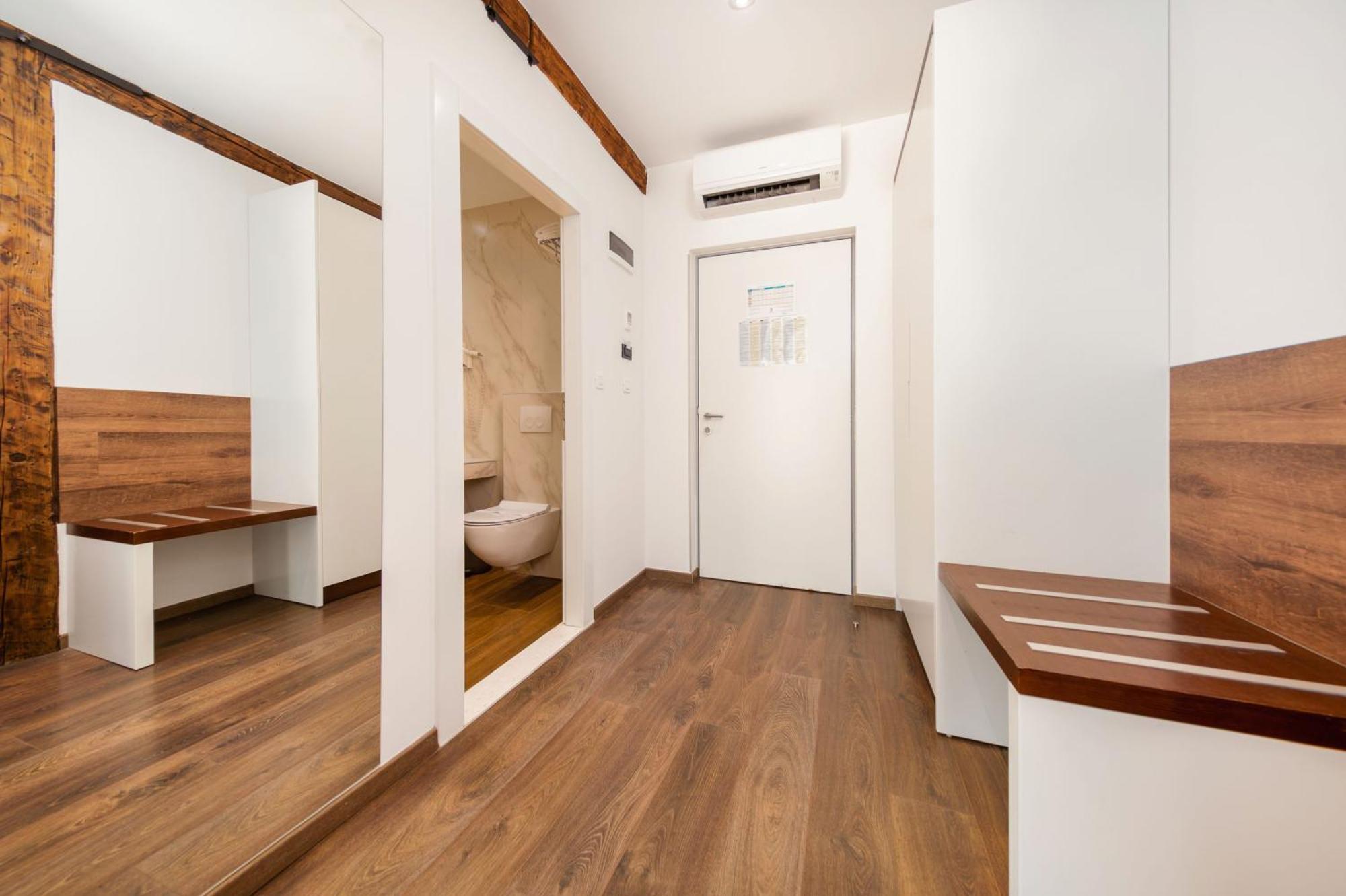 Azur Palace Luxury Rooms Split Bagian luar foto