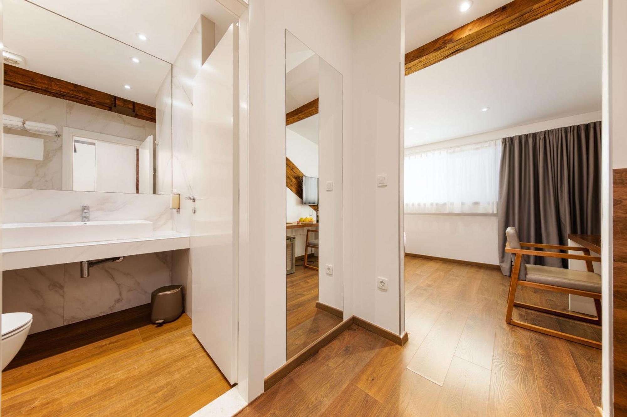 Azur Palace Luxury Rooms Split Bagian luar foto