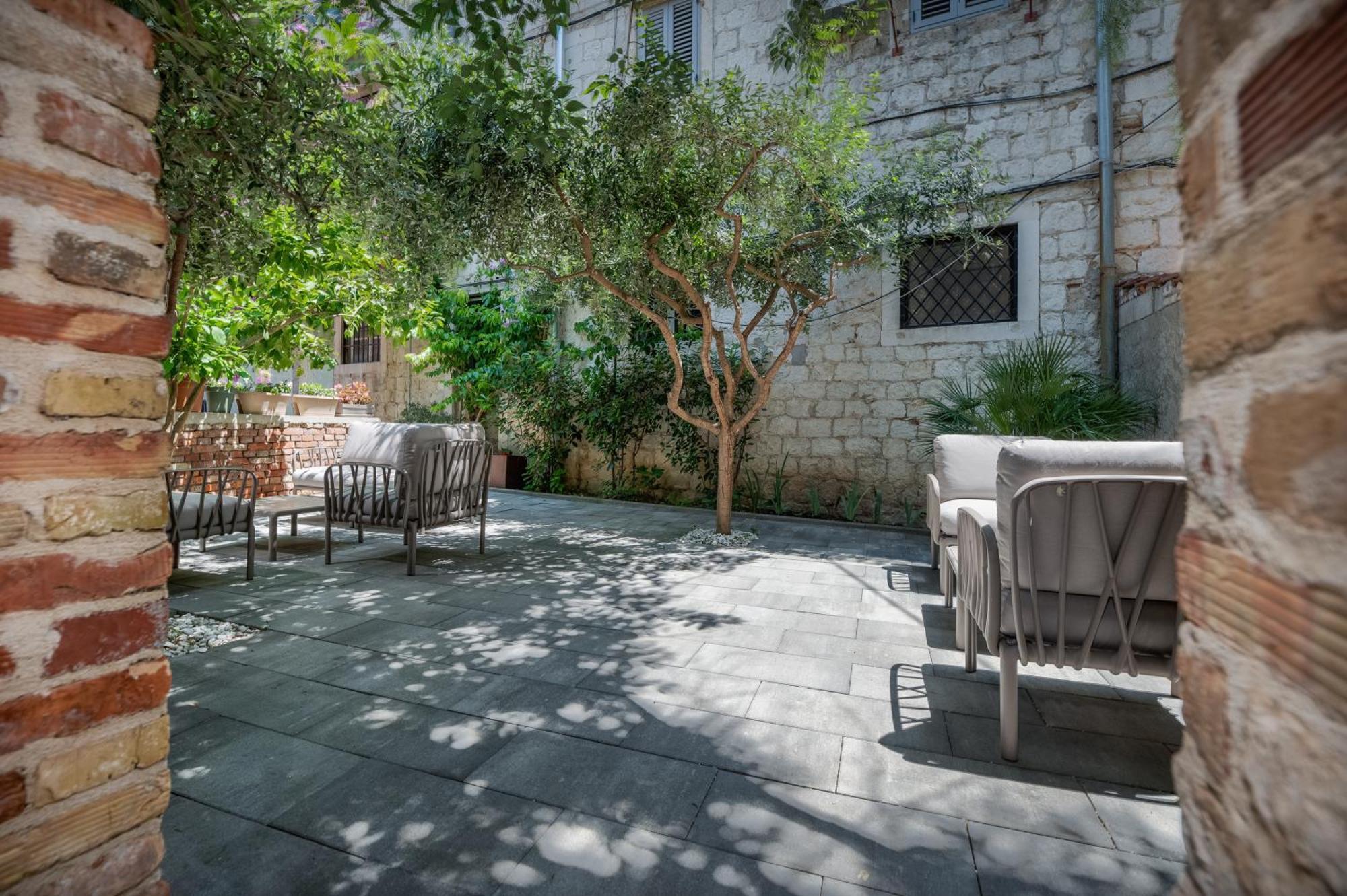 Azur Palace Luxury Rooms Split Bagian luar foto